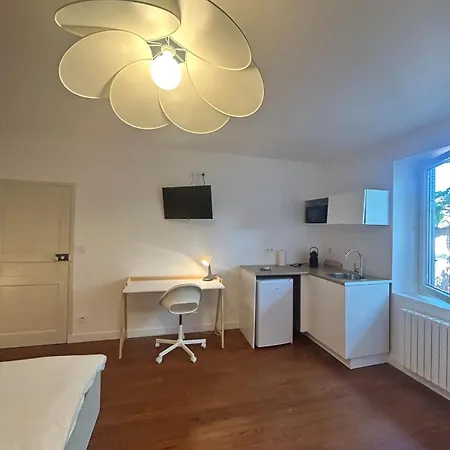 La De Bouloc Confortable Et Calme Appartement